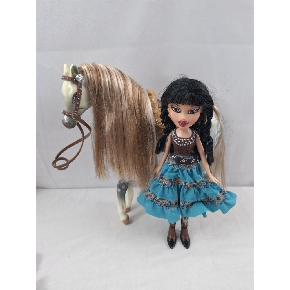 2001 Bratz Jade Doll Rodeo Yasmin Outfit Appaloosa Gray Horse MGA Entertainment